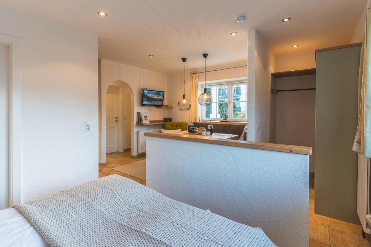 Dorfchalets & Apartments - Authentic Experience In Centre Of Kaprun Including Tauernspa And Summercard Exterior foto