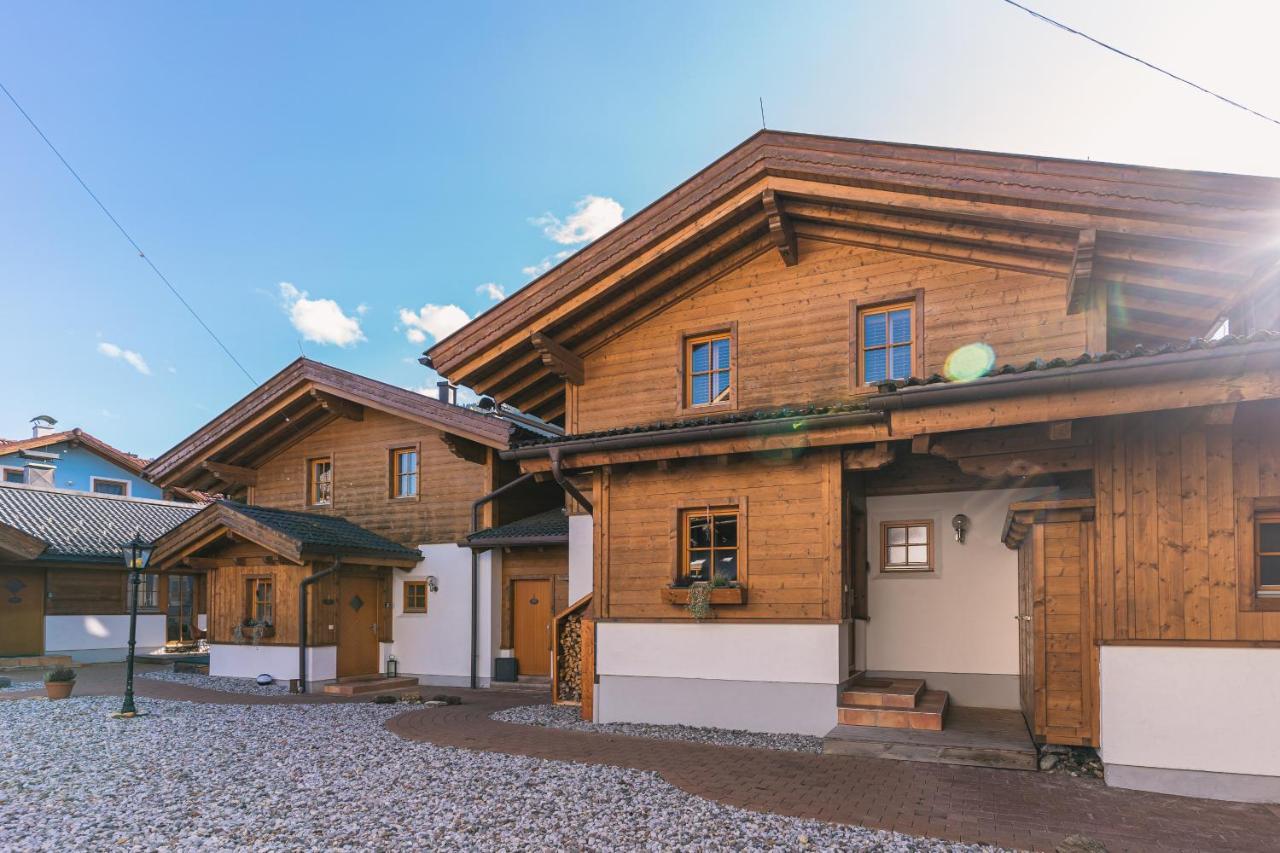 Dorfchalets & Apartments - Authentic Experience In Centre Of Kaprun Including Tauernspa And Summercard Exterior foto