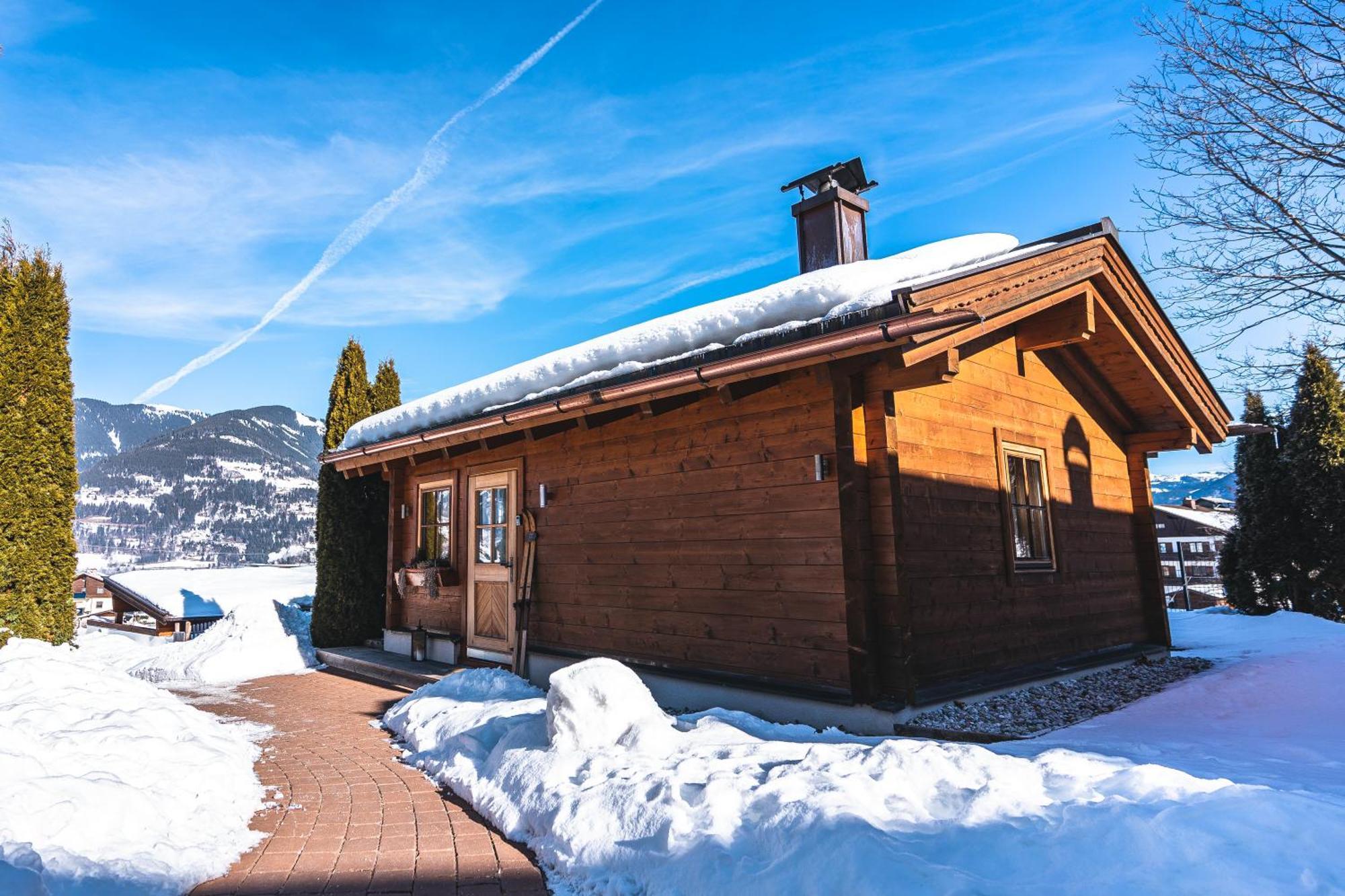 Dorfchalets & Apartments - Authentic Experience In Centre Of Kaprun Including Tauernspa And Summercard Exterior foto